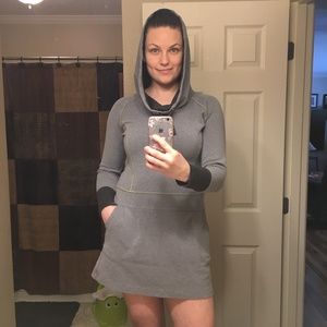 Columbia hooded sweatshirt dress with pockets size Small